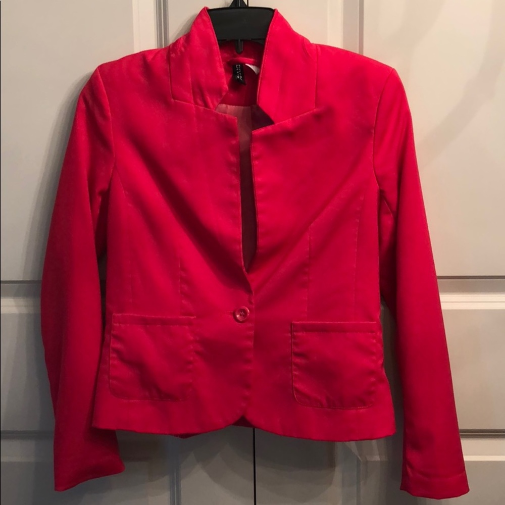 Cute red fitted jacket size 6